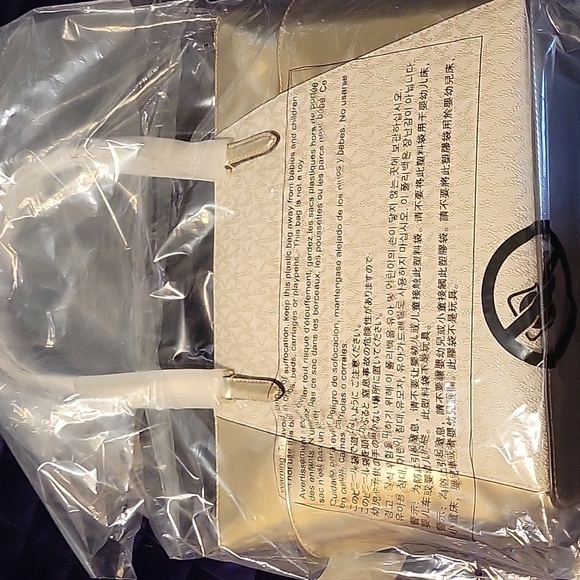 Michael Kors Charlotte Large Signature Logo and Metallic Top-Zip Tote Bag - Picture 7 of 16